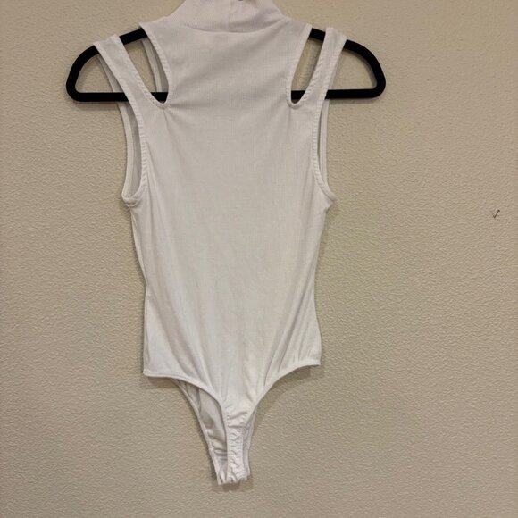 Free People shoulder cutout Bodysuit - Sz S - Picture 4 of 5